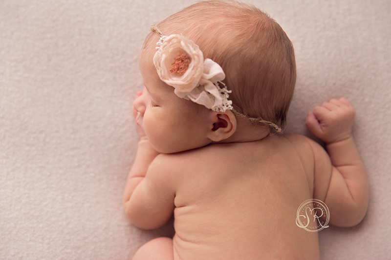 top baby photographers, newborn photography seattle, newborn baby photography, newborn family portraits, baby pics, new baby pics
