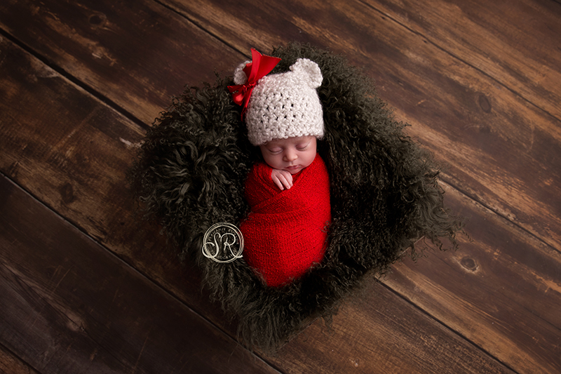 infant photography near me. seattle eastside newborn photographer, newborn and baby photographer, newborn baby photographers near me, newborn professional pictures, top portrait photographers, great portrait photographers, newborn, new baby pics, natural baby photos