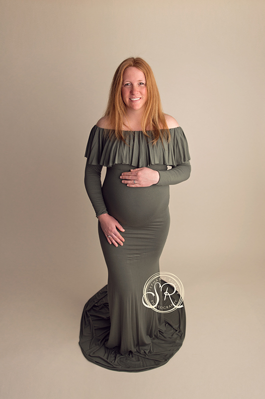 photographer for baby, baby pics, maternity photos with family, pregnancy photos, best maternity photos, seattle eastside maternity photographer, studio maternity, maternity photo packages, top portrait photographers