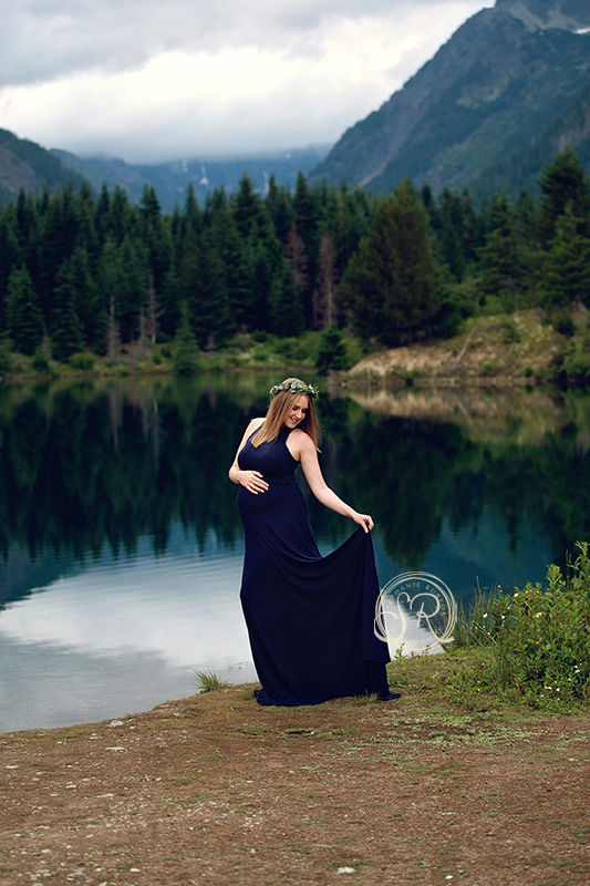 Gold Creek Pond pregnancy session in a navy dress