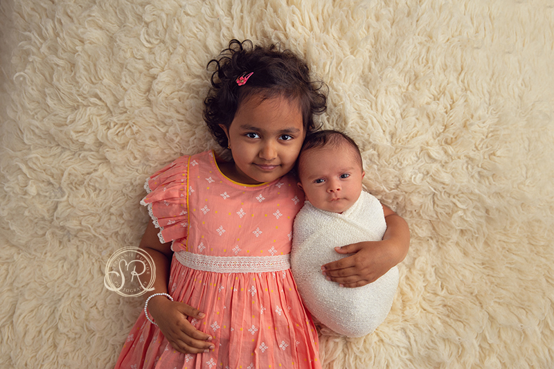 Sammamish newborn photo with sister
