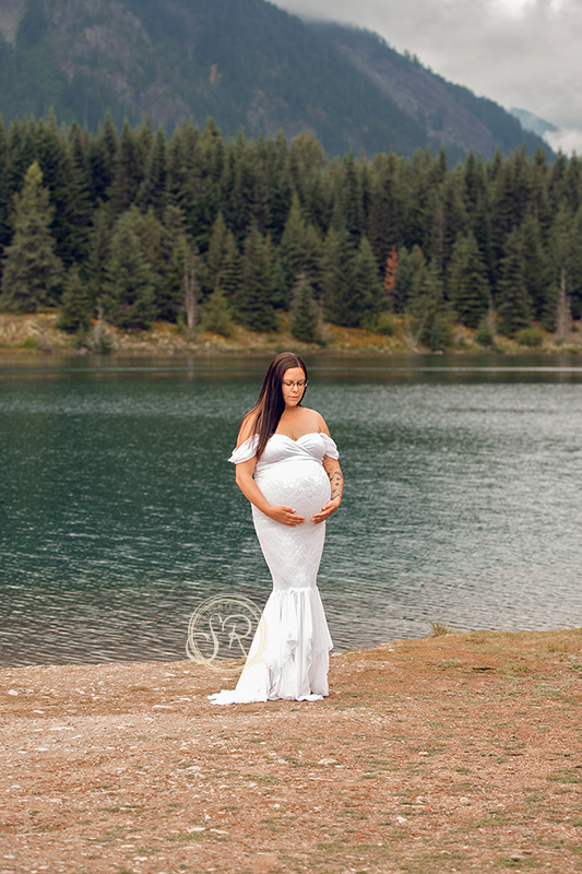 everett pregnant mama in white dress