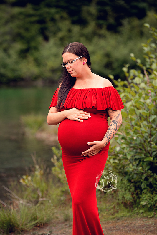 maternity mama in red