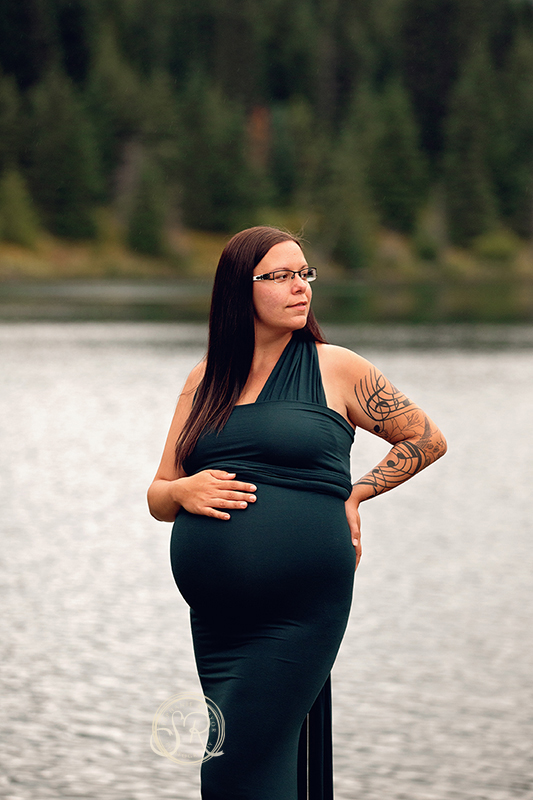 pregnant mama at the lake
