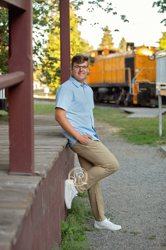 Fort Worth Texas senior photo shoot in old train museum. 