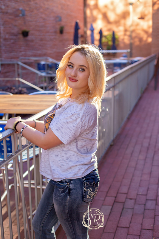 Senior girl photo session in downtown Fort Worth. 