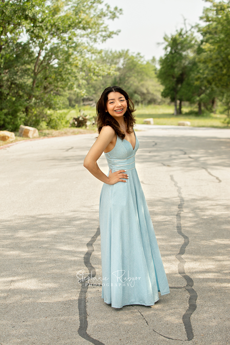 High school prom photo session at a park in Saginaw Texas. 