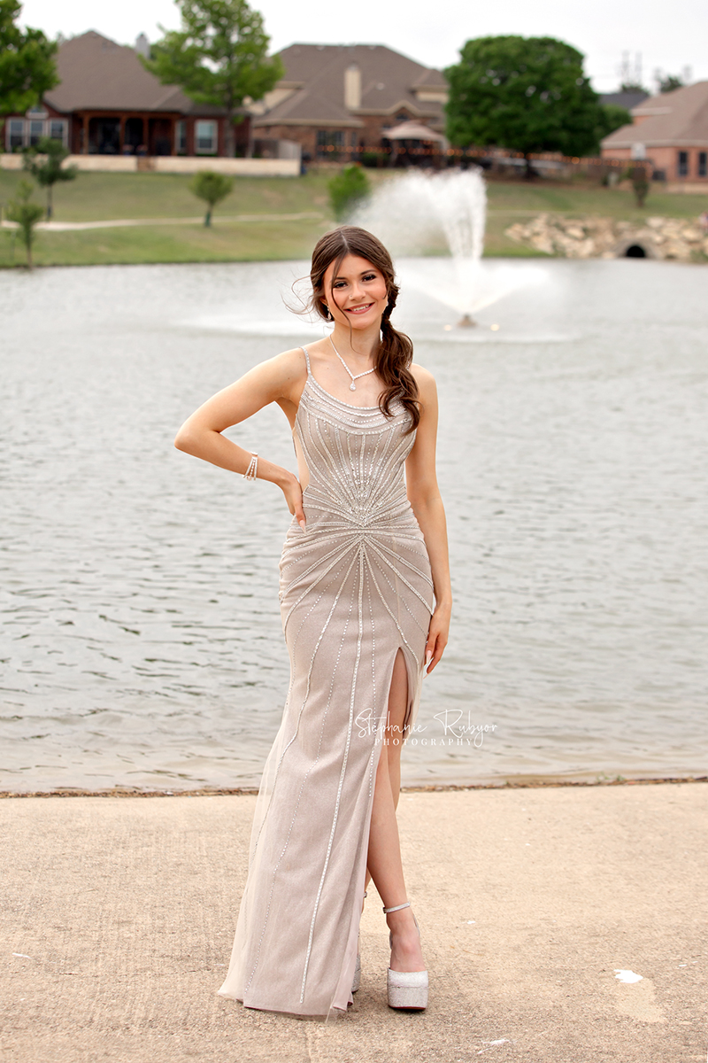 High school prom photo session at a lake in Fort Worth Texas. 