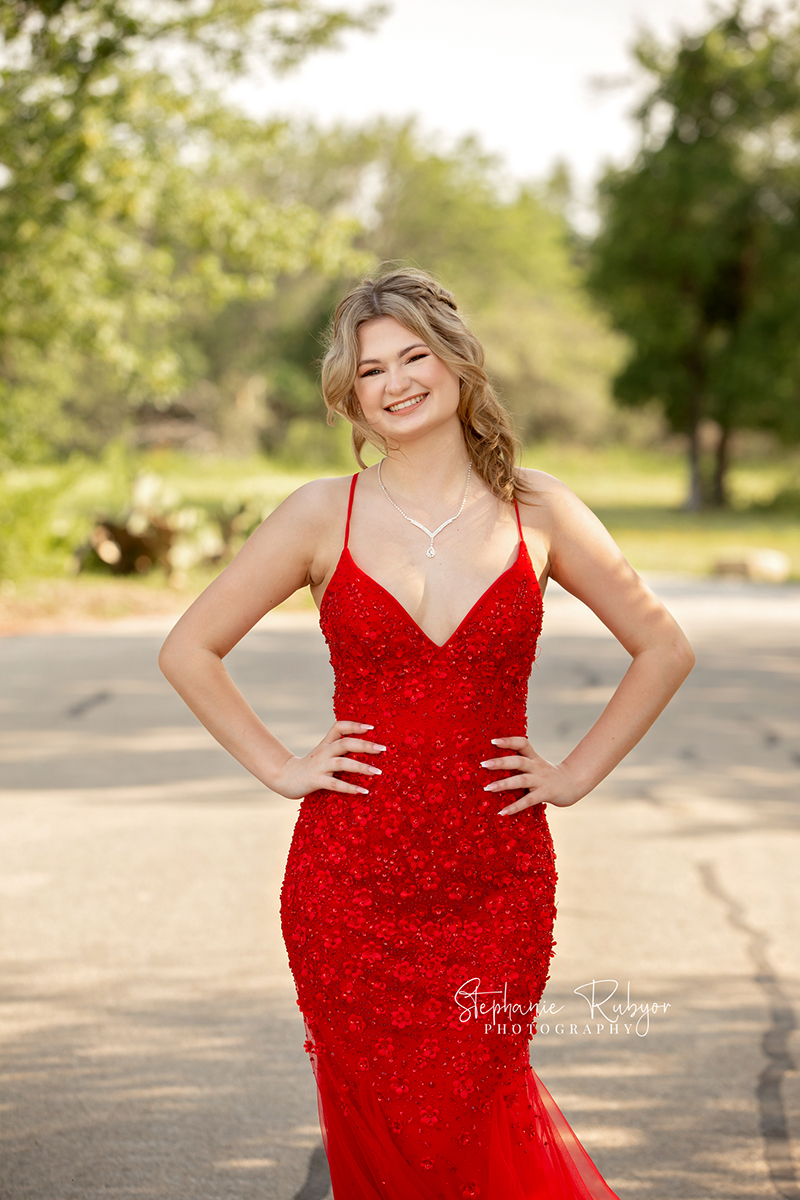 High school prom photo session at a park in Saginaw Texas. 