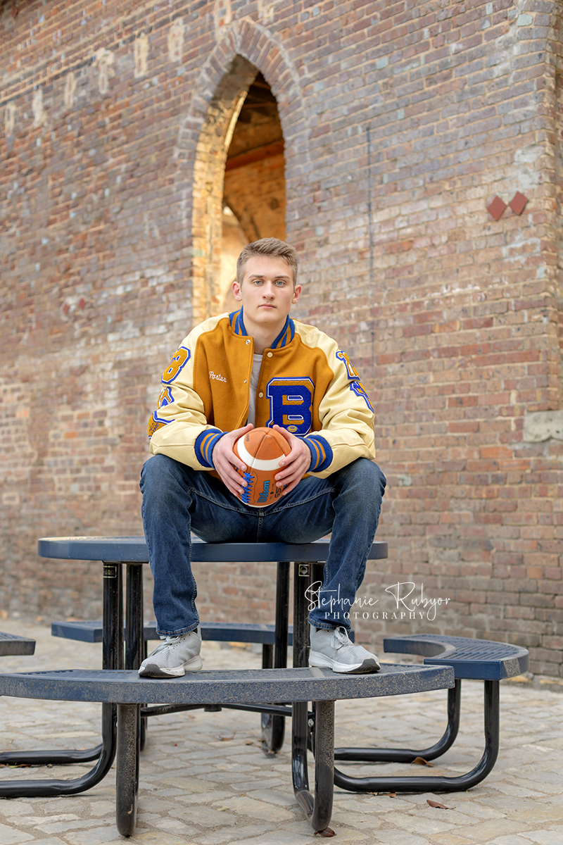 Senior photo session at Sundance Square in Fort Worth. 