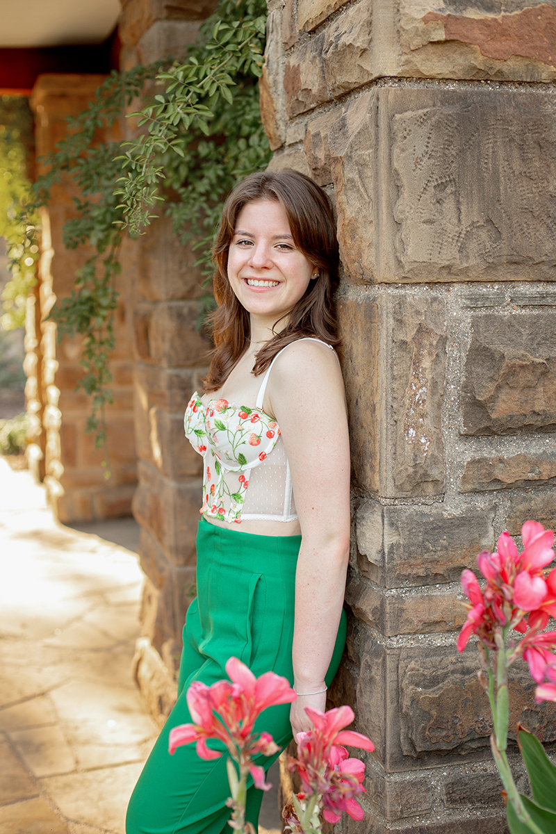 Senior photo session at Fort Worth Botanic Gardens.